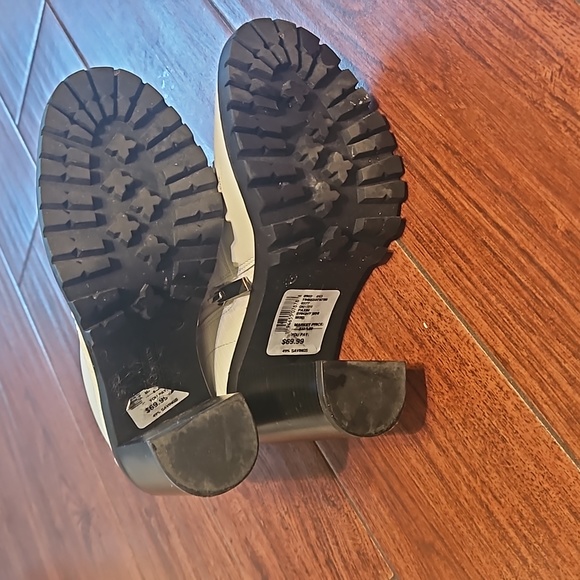 BCBG booties - Picture 9 of 10